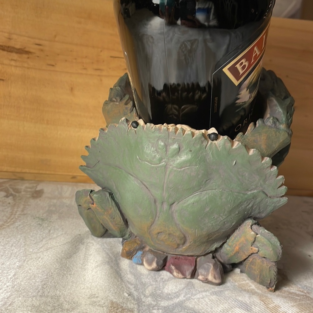 Crab bottle holder